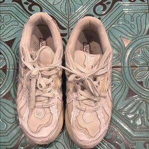 New Balance 906 White Athletic Sneakers